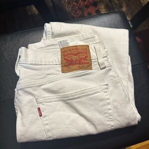 Barely worn Levi jeans.
